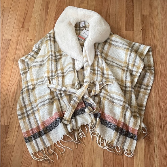 Accessories - Bon Voyage Poncho Womens Beige Tan Plaid Fringe Wrap Boho Preppy Country Western